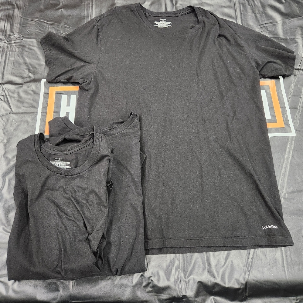 Calvin Klein T's